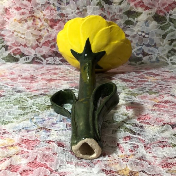 MANGO TREE STUDIOS Ceramic Yellow & Red Flower On Long Green Stem 8.25” New - Picture 6 of 9